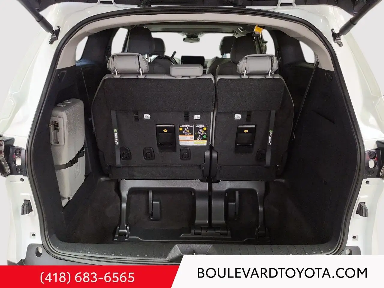 Toyota Sienna снимка Toyota Sienna