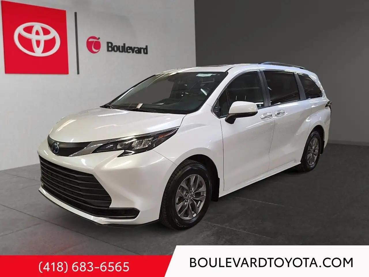 Toyota Sienna снимка Toyota Sienna