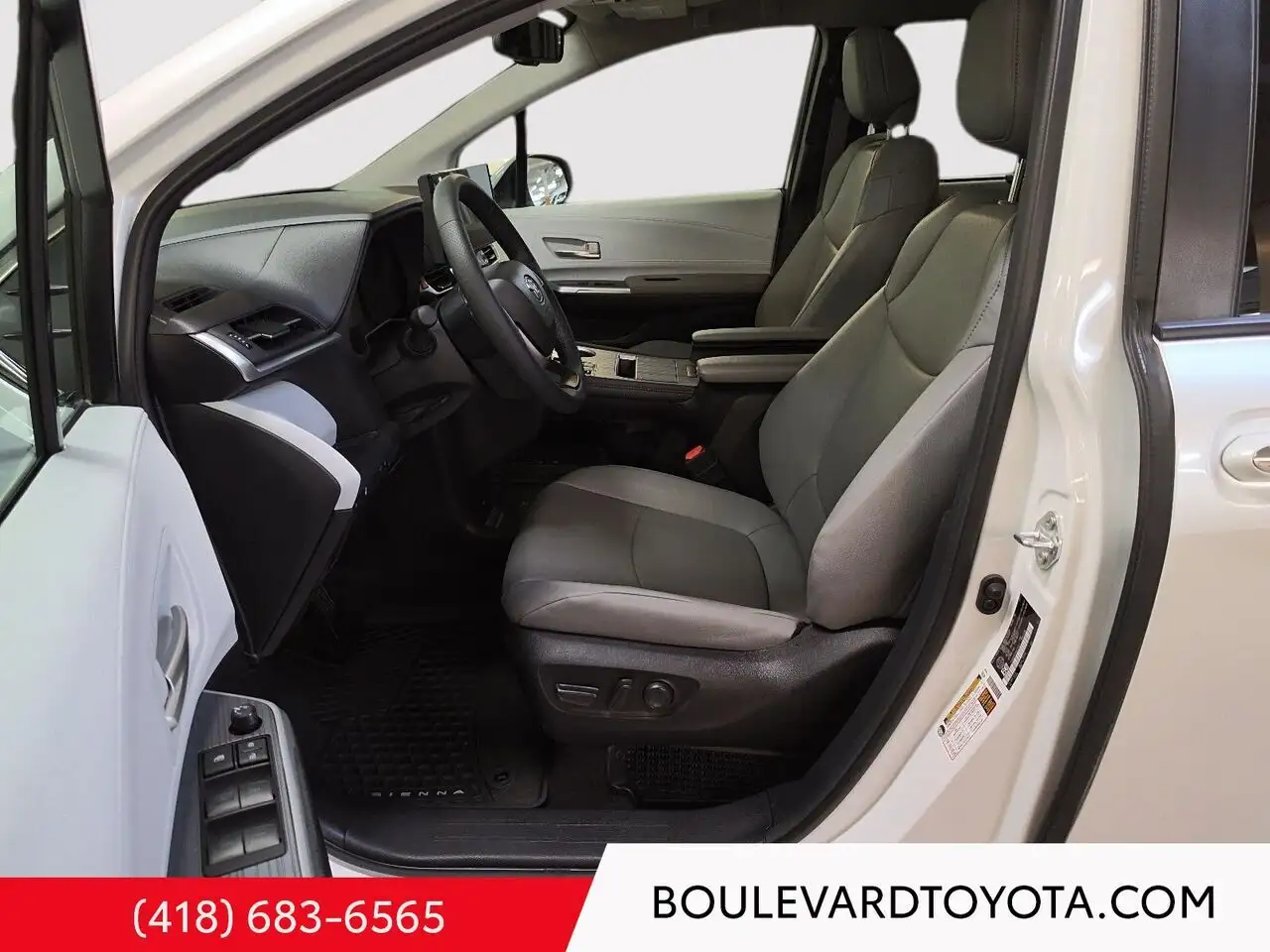 Toyota Sienna снимка Toyota Sienna