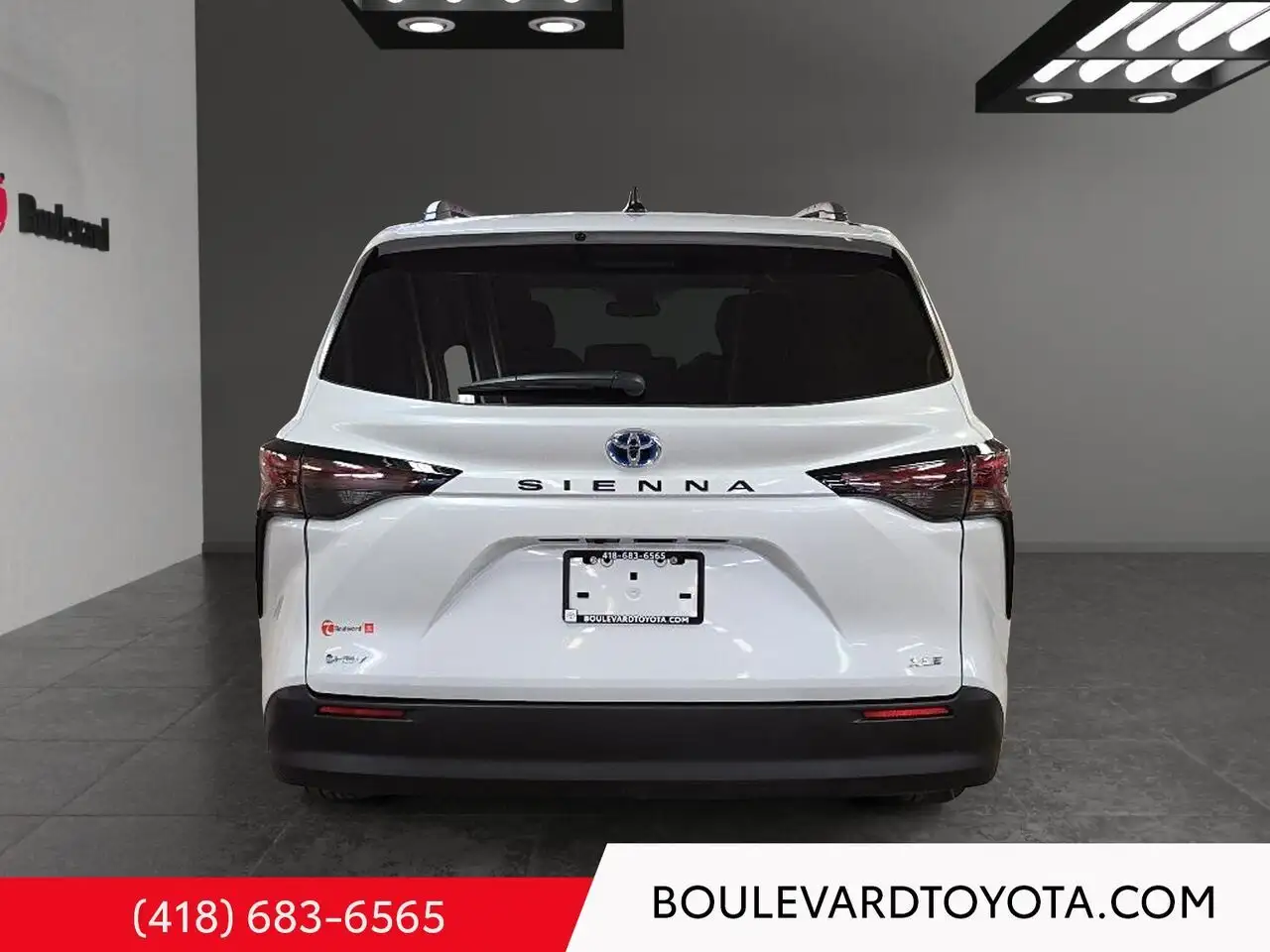 Toyota Sienna снимка Toyota Sienna