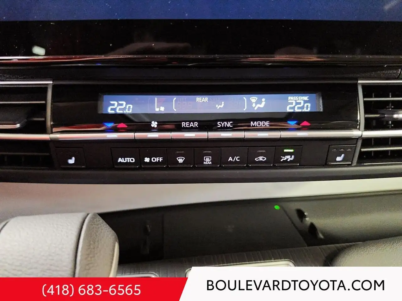 Toyota Sienna снимка Toyota Sienna