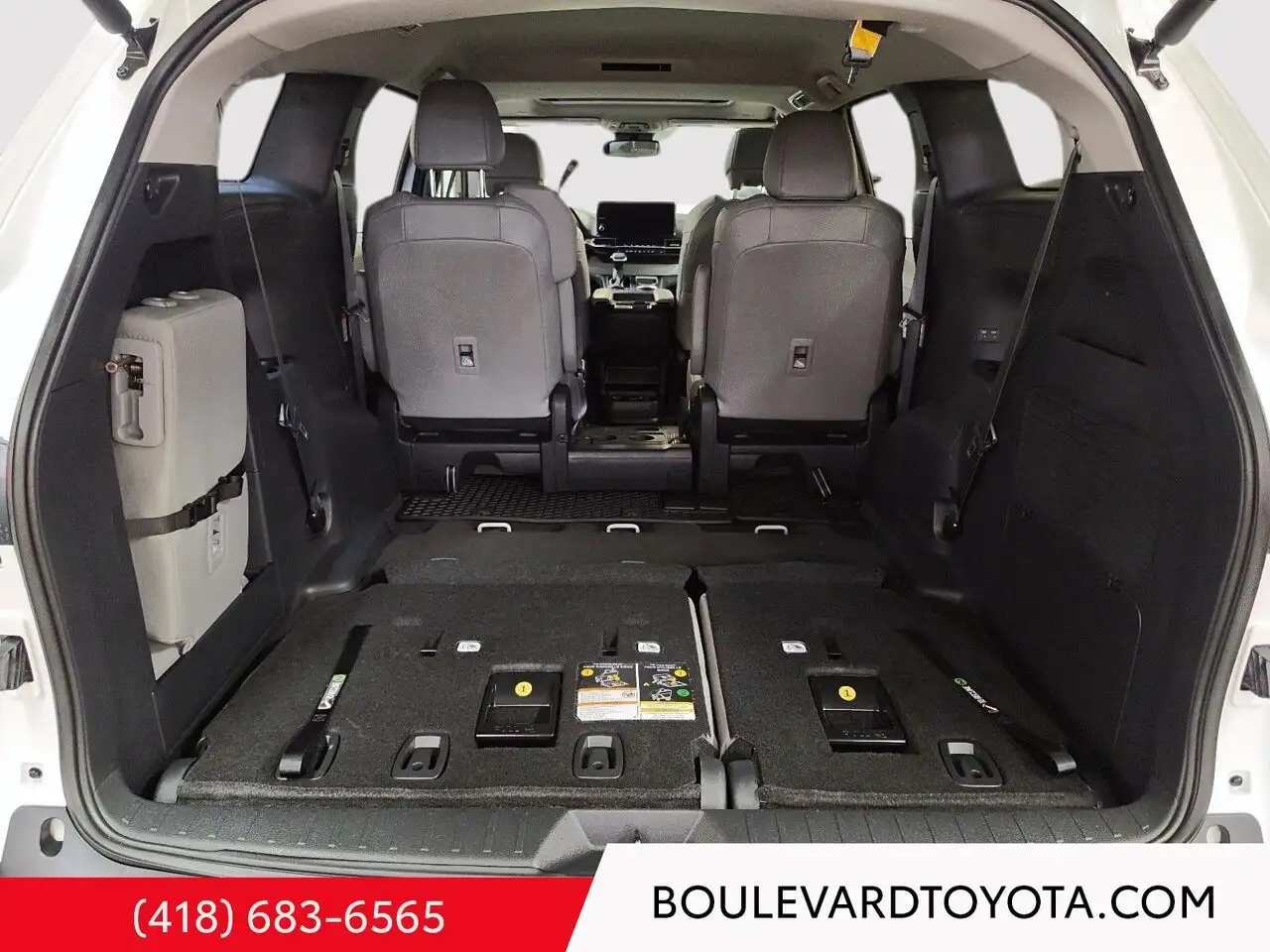 Toyota Sienna снимка Toyota Sienna