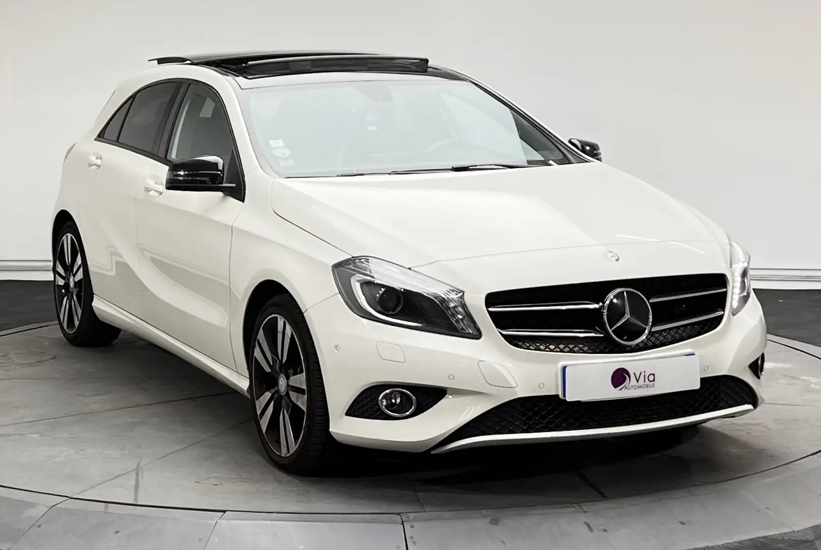 Mercedes-Benz A 200 200 CDI BlueEFFICIENCY Business Executive - Toit ouvrant - Caméra de recul Blanc - 2