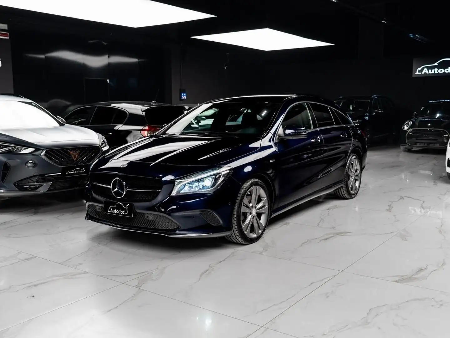 Mercedes-Benz CLA 220 d Shooting Brake activity edition auto - 1