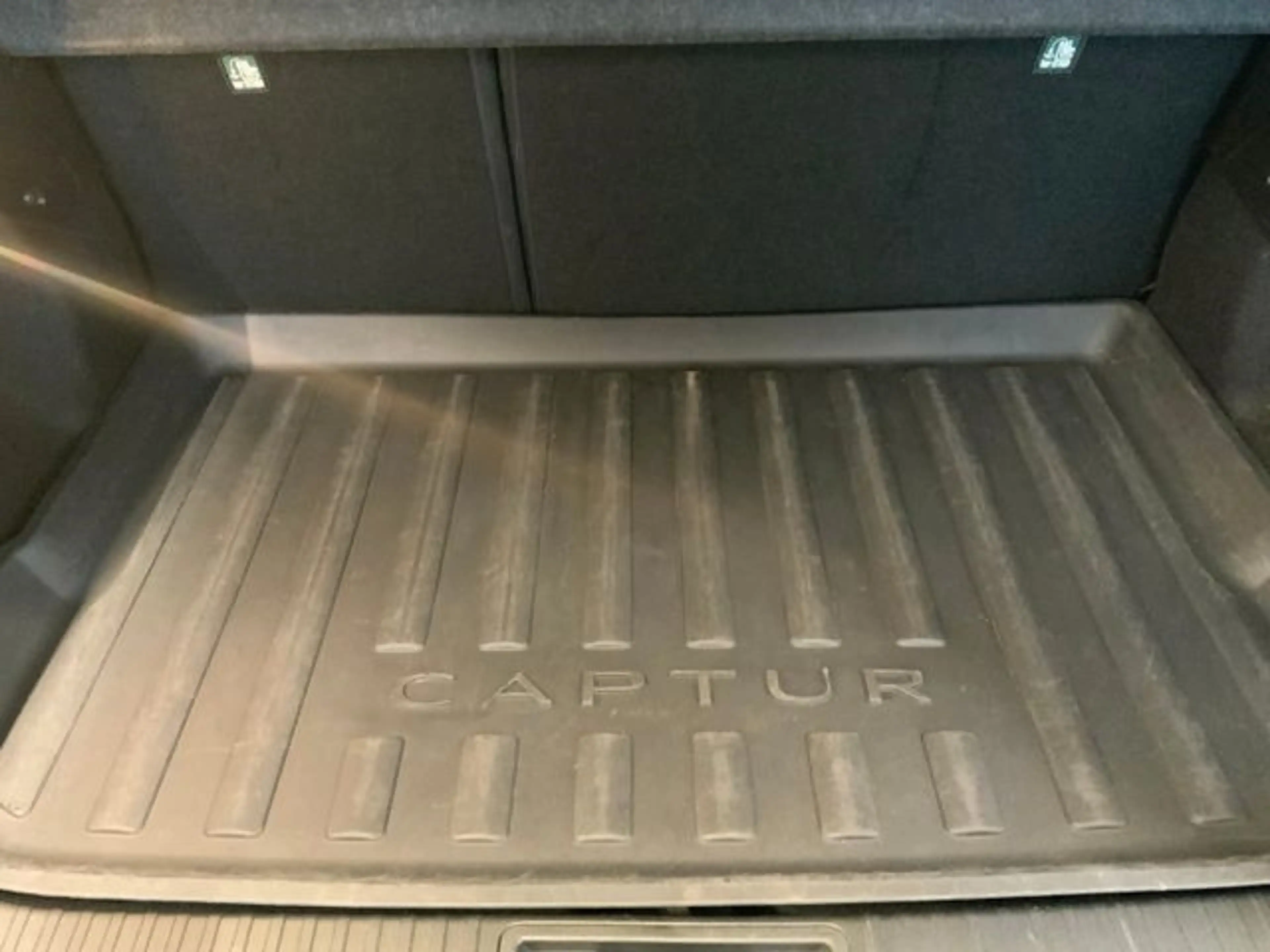 Renault Captur II 1.6E-Tech+Bluetooth +Navi+Tempomat+USB — photo 8