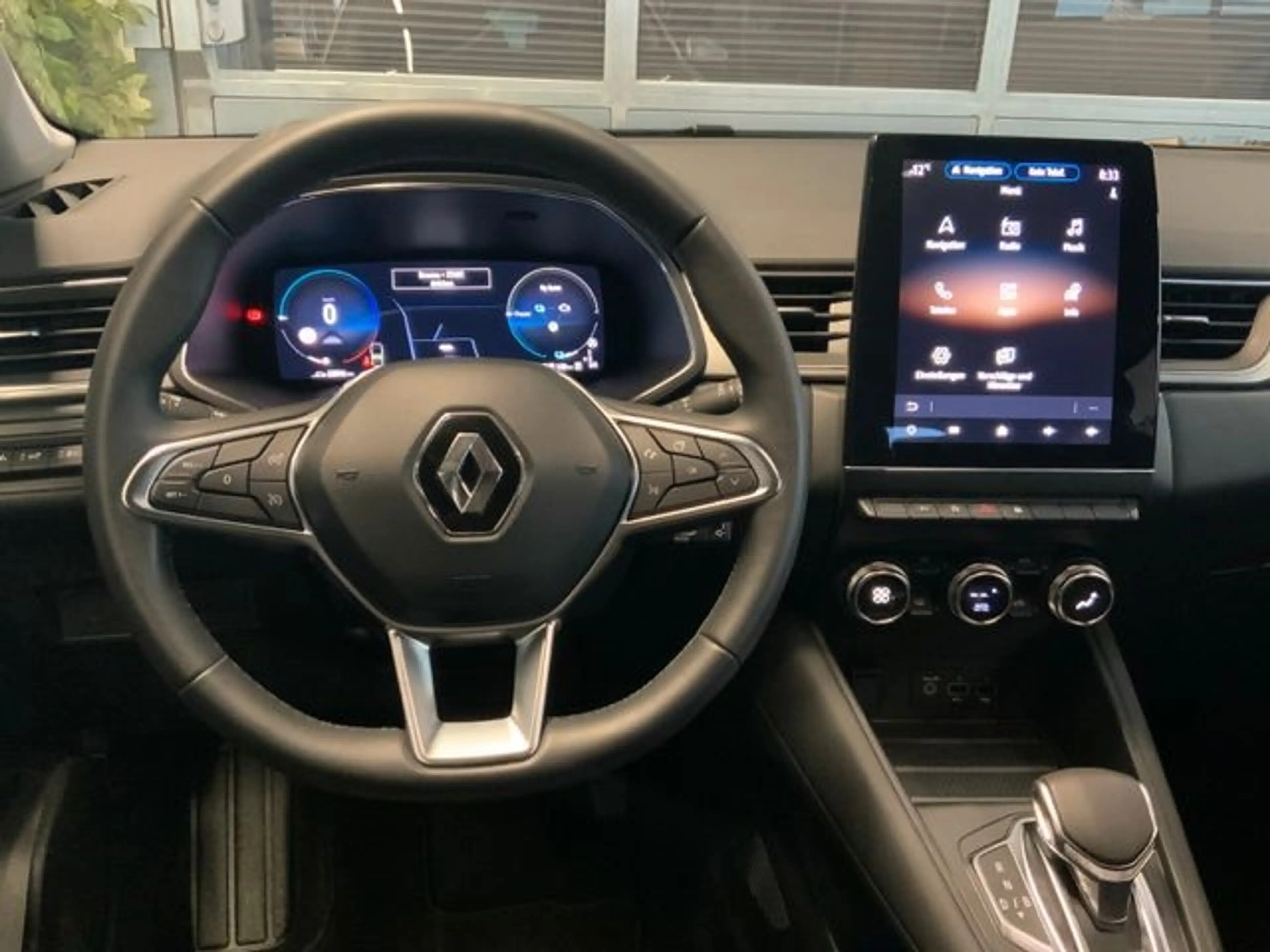 Renault Captur II 1.6E-Tech+Bluetooth +Navi+Tempomat+USB — photo 15