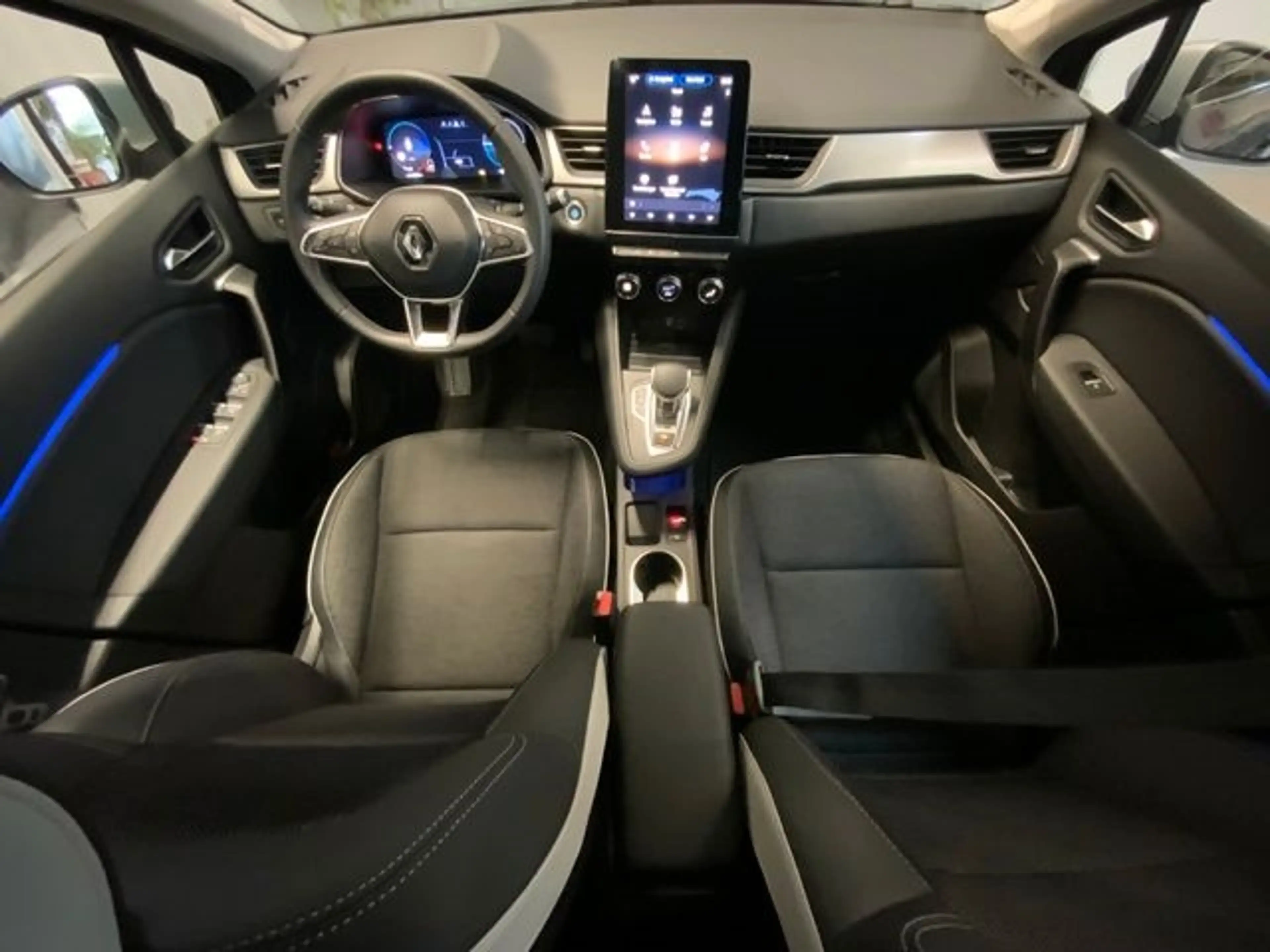 Renault Captur II 1.6E-Tech+Bluetooth +Navi+Tempomat+USB — photo 14