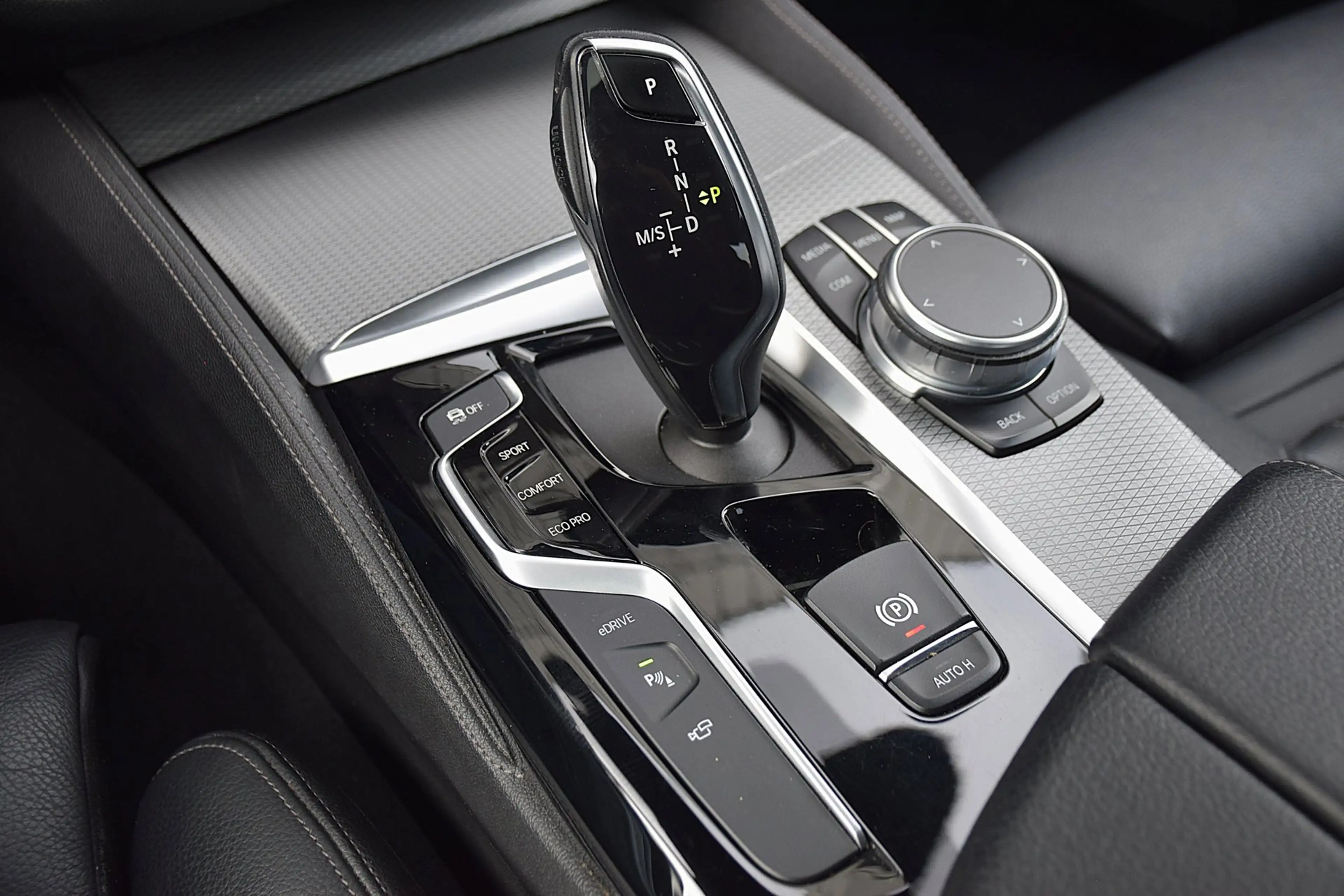 BMW 530 5-serie 530e iPerformance High Executive*M-Pakket* — photo 26