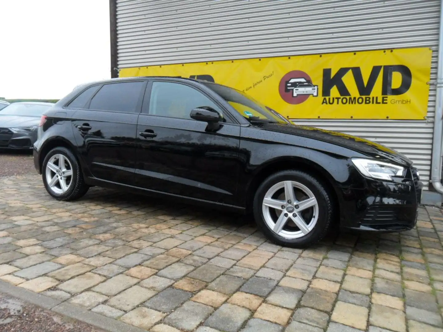 Audi A3 Sportback Noir - 2