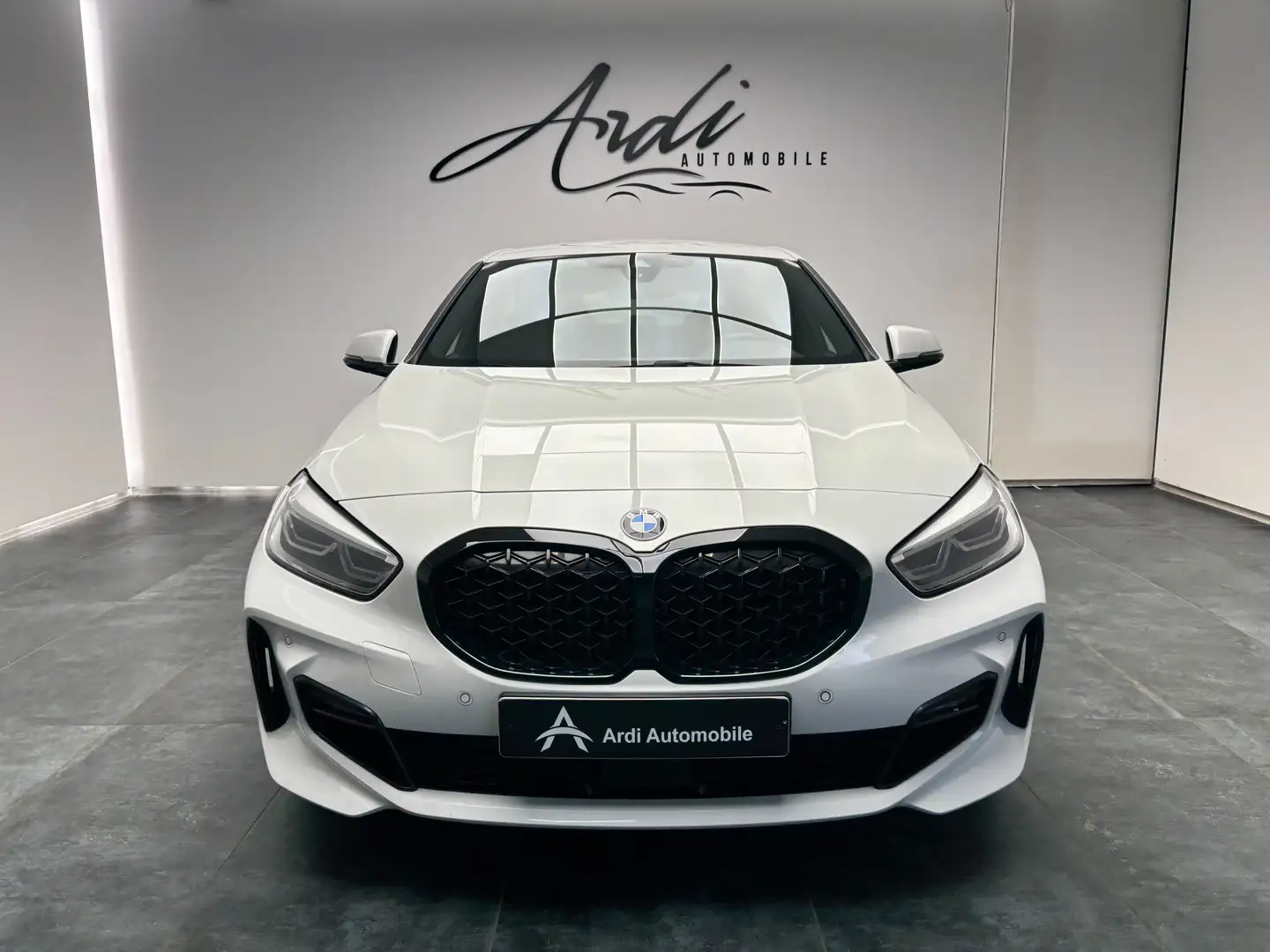 BMW 118 iA *PACK M*SPORT SEAT*CARPLAY*FULL LED*GARANTIE* Blanc - 2