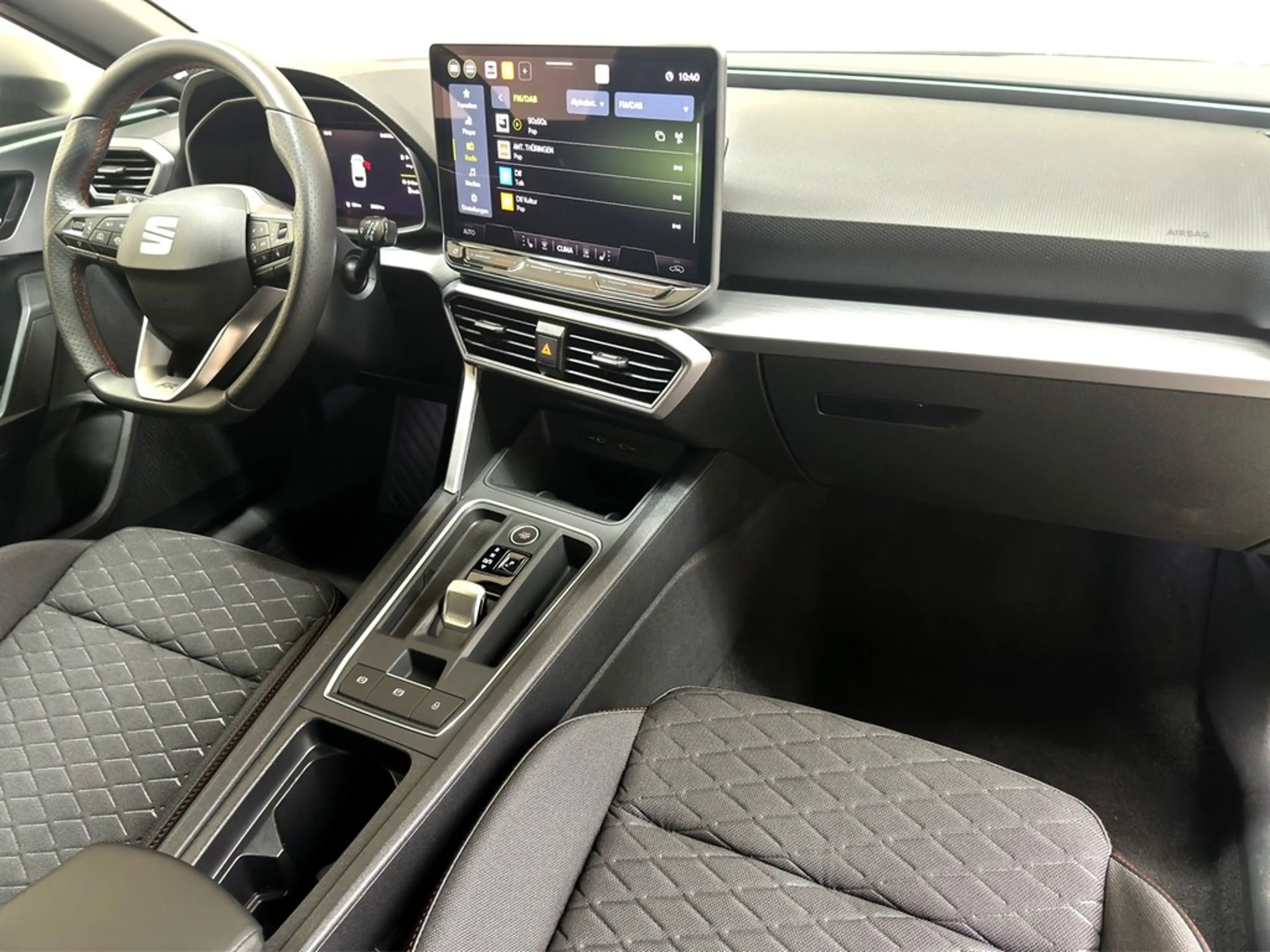 SEAT Leon Sportstourer 2.0 TDI DSG FR AHK*LED*VIRTUAL*NAV... — photo 12