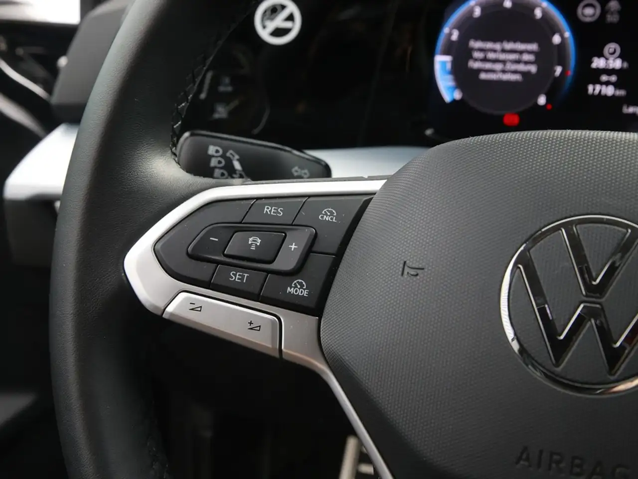 Volkswagen Golf VIII 1.5 TSI GOAL /LED/Navi/AHK/ACC/DAB+ 18