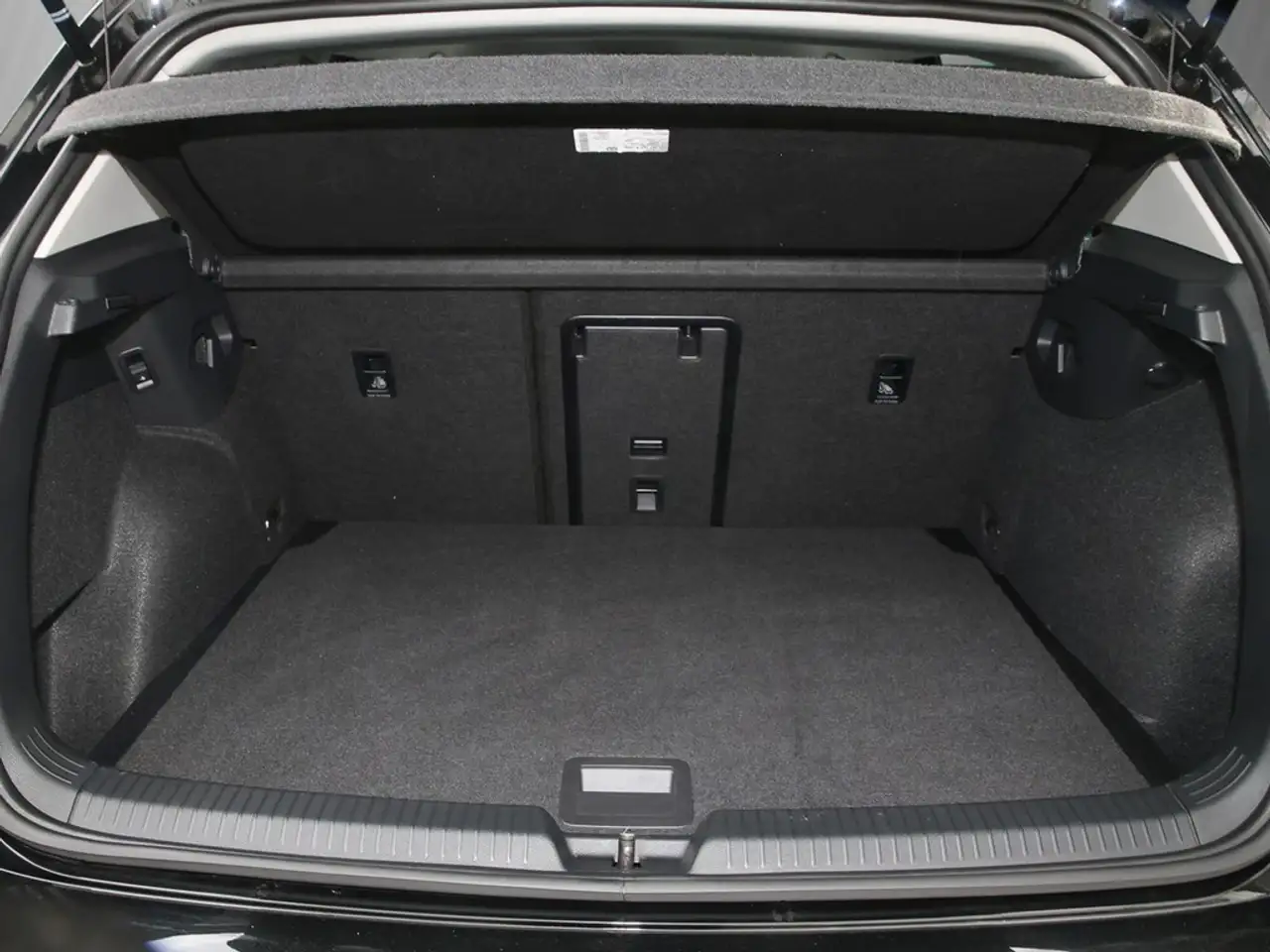 Volkswagen Golf VIII 1.5 TSI GOAL /LED/Navi/AHK/ACC/DAB+ 7