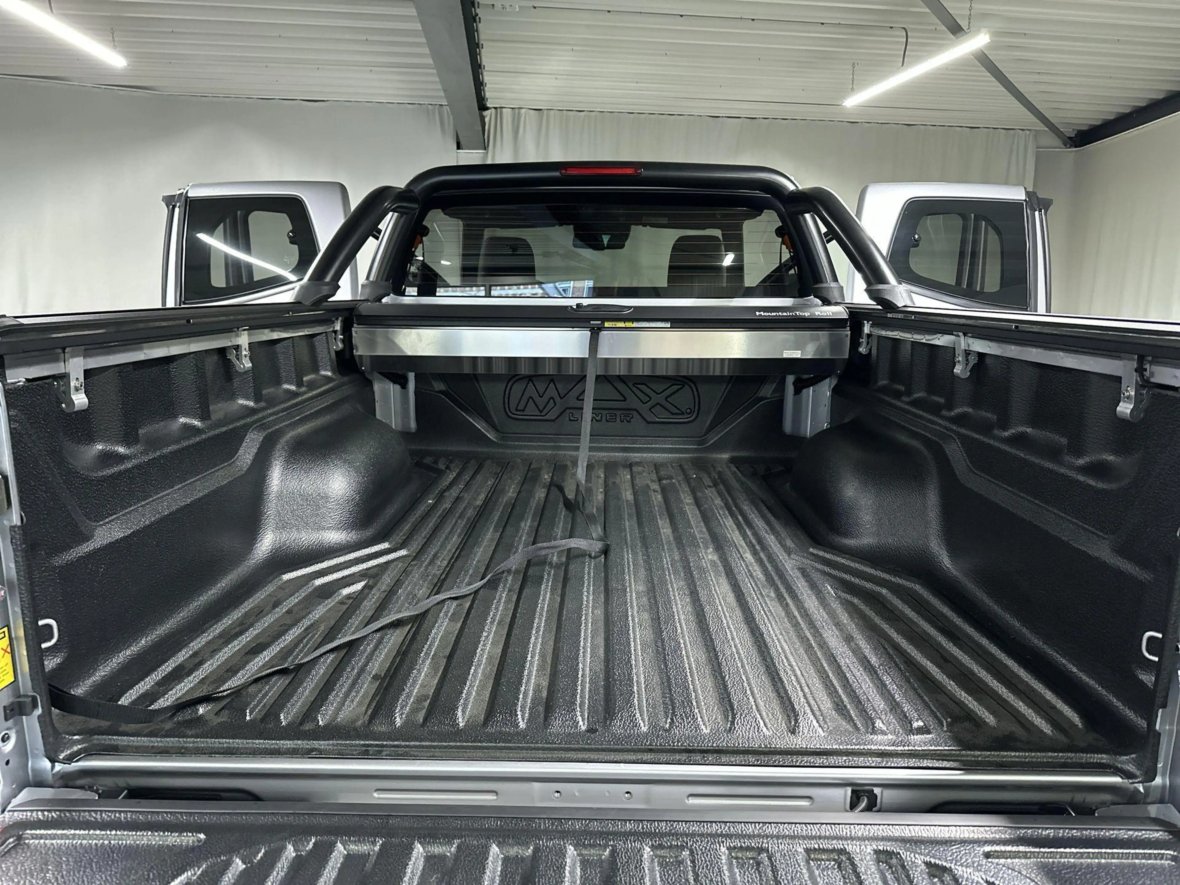 Isuzu D-Max EV Extended Cab V-Cross 66.9 kWh Automaat | 3500KG — photo 10