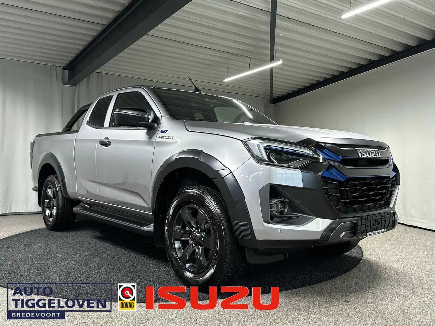 Isuzu D-Max EV Extended Cab V-Cross 66.9 kWh Automaat | 3500KG Zilver - 1
