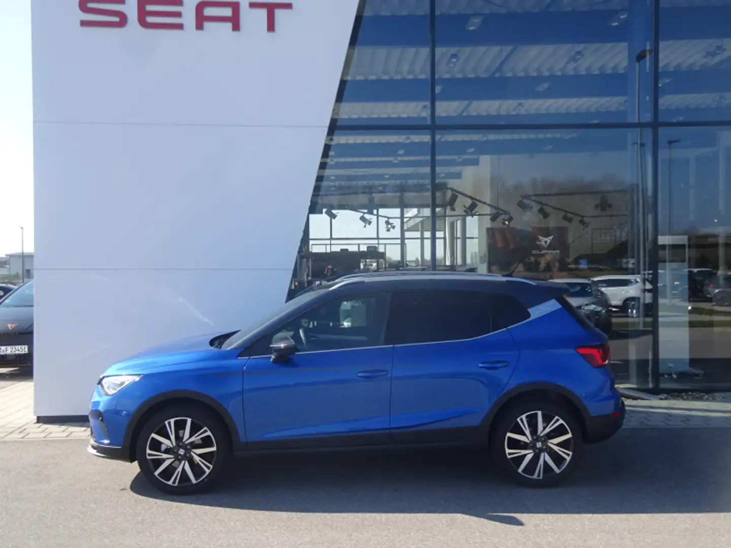 SEAT Arona Arona 1.0 TSI FR 115PS Navi ACC Totwink 18"Alu Kes Grijs - 1