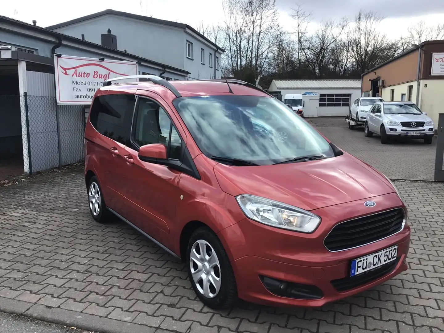Ford Tourneo Courier Titanium+Klima+Schiebetüren+Alu Rojo - 1