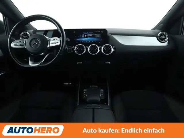 Mercedes-Benz Gla view 12