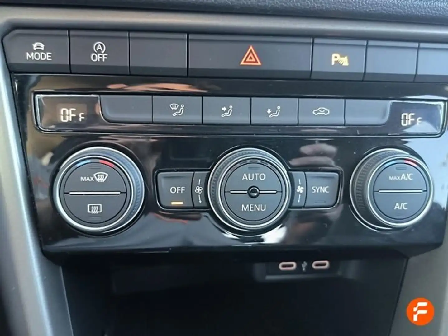 Volkswagen T-Roc 2.0TDI Advance Style DSG7 Gris - 2
