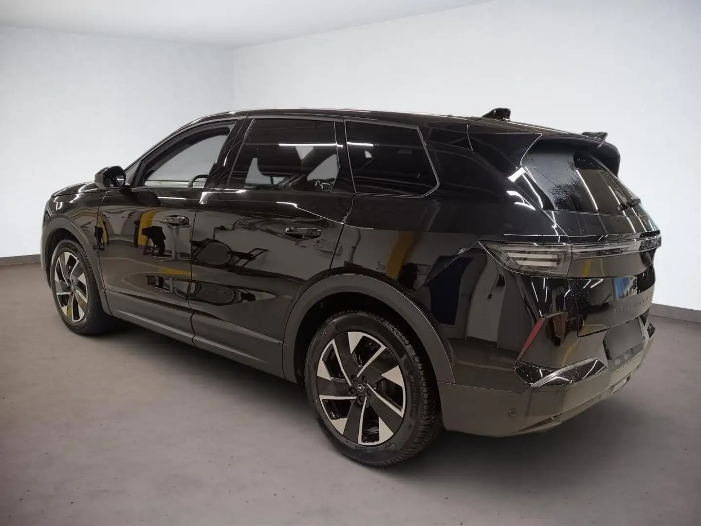 Opel Grandland X Grandland 1.2 48V Mild-Hybrid 100 kW GS Schwarz - 2