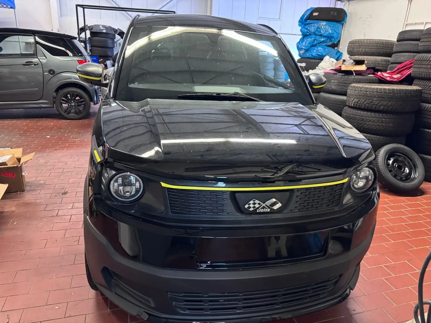 Ligier Myli MyLi R.EBEL X 12,42 kWh Schwarz - 2