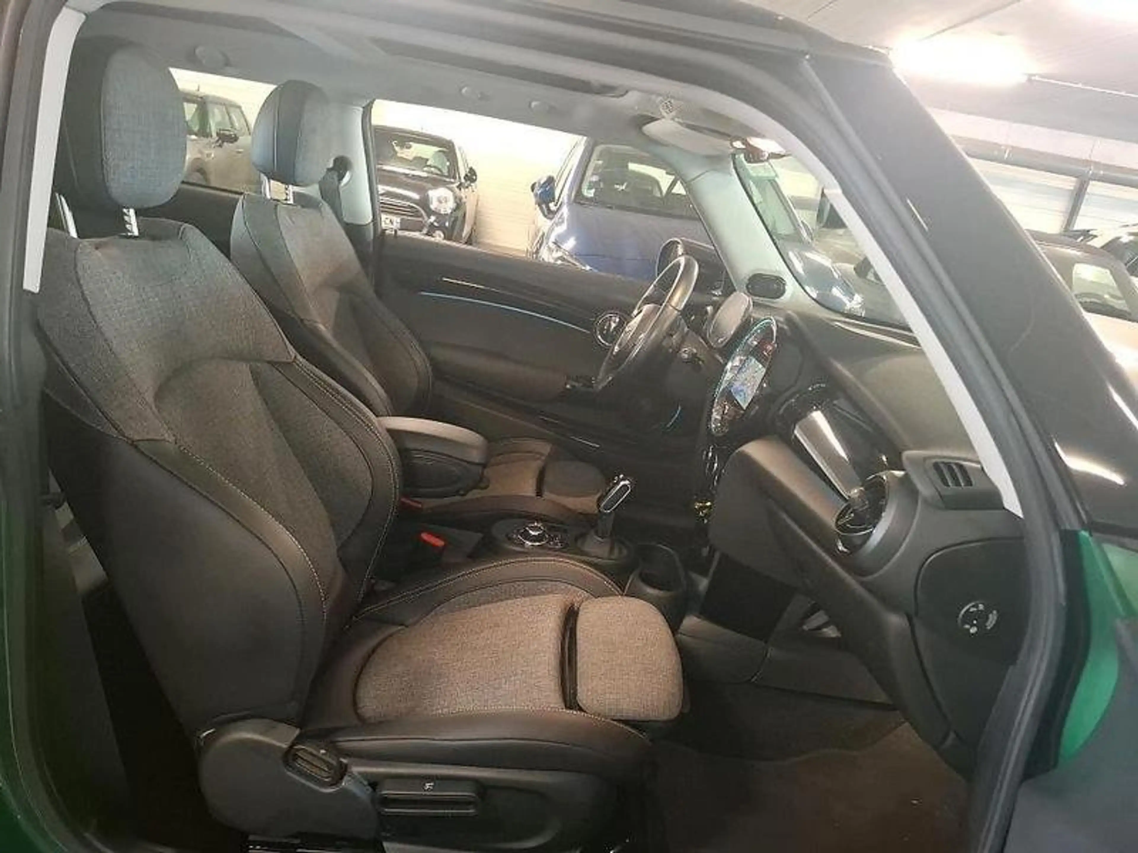 MINI Cooper SE Classic Trim 32.6 kWh Pano/WPU/RFK/LED — photo 7
