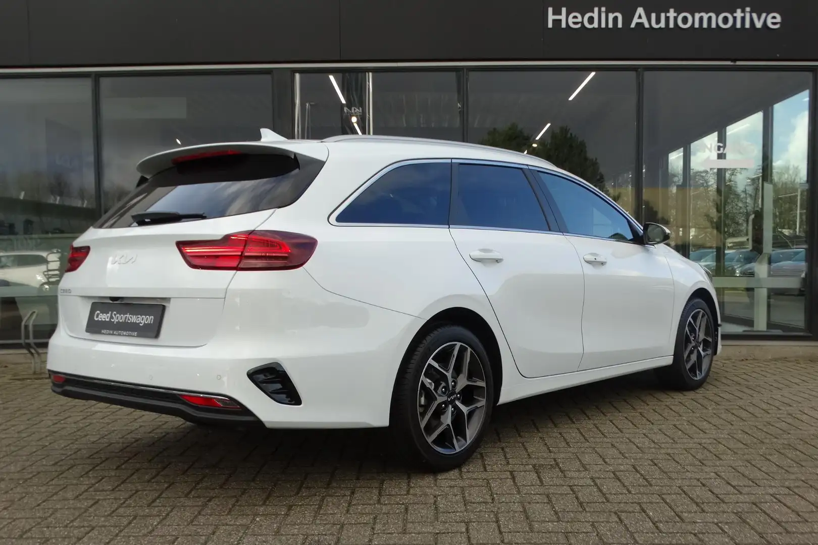Kia Ceed SW / cee'd SW Sportswagon 1.5 Turbo Automaat ExecutiveLine | Dir Wit - 2