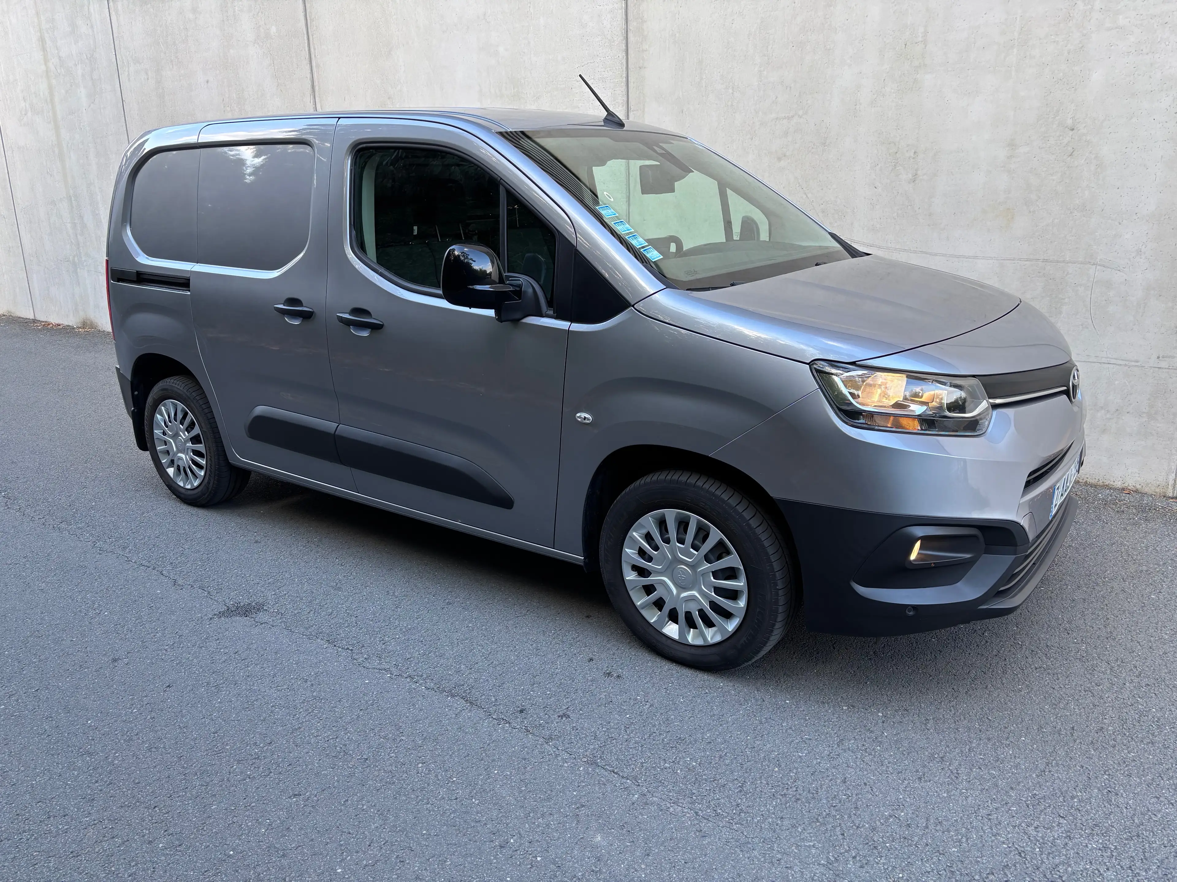 Toyota Proace City Utilitaire 3 places !!!13.000 km !!! Automatique new model — photo 3