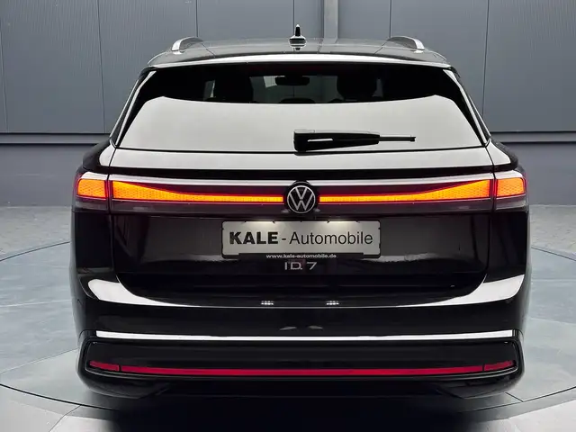 Volkswagen Id.7 view 4