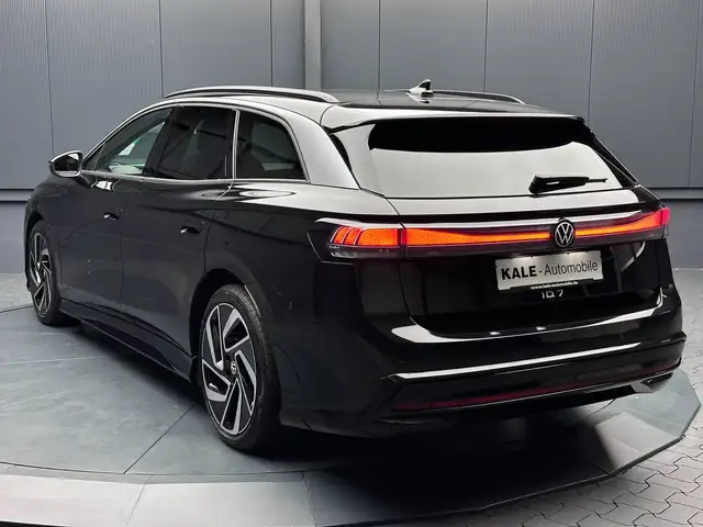 Volkswagen Id.7 view 3