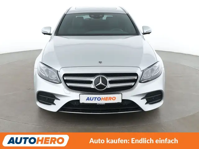 Mercedes-Benz E-Class view 9