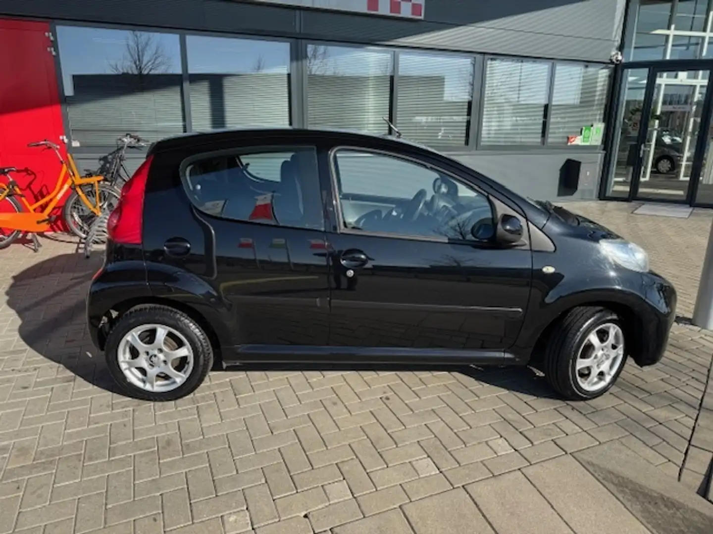 Peugeot 107 1.0-12V SUBLIME 5-DRS. + AIRCO/LMV/DAB RADIO Negro - 2