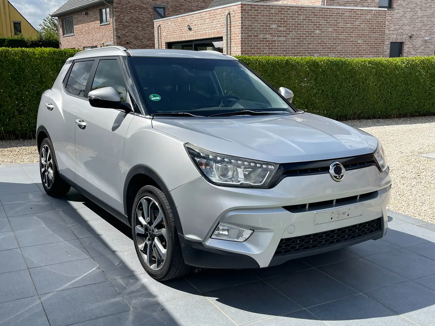 SsangYong Tivoli Tivoli 1.6i e-XGi 2WD Quartz Argent - 2