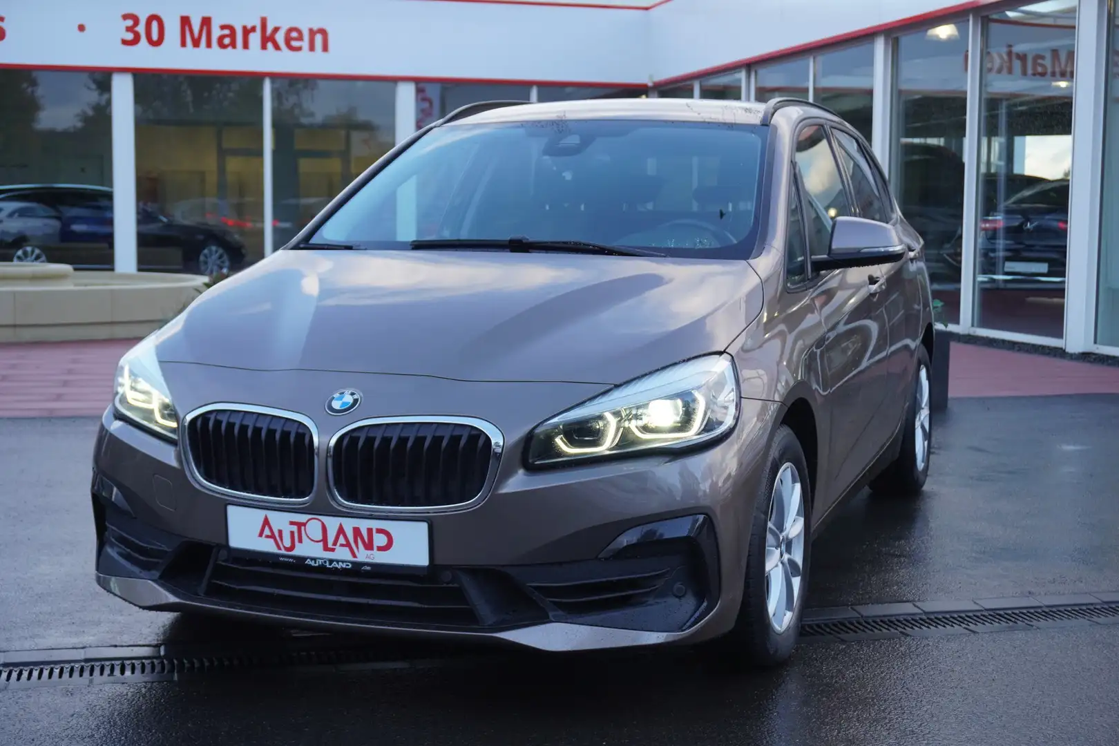 BMW 220 220i Advantage LED Navi Kamera Tempomat USB PDC Beige - 1