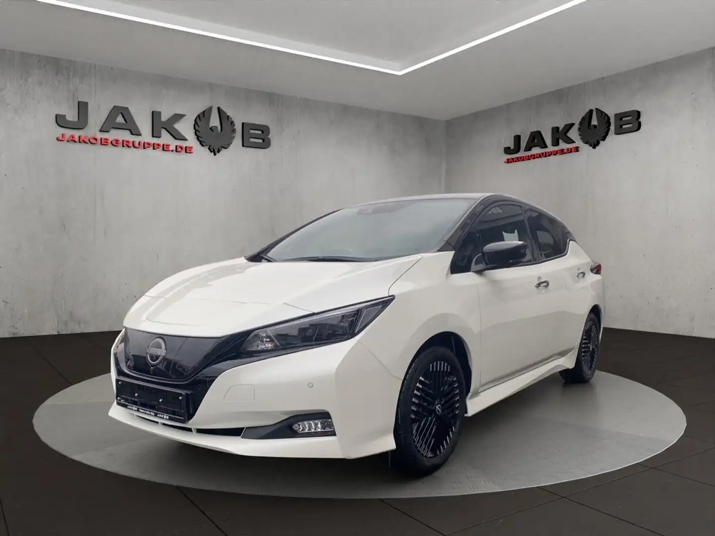 Nissan Leaf Tekna 39kWh Batterie 110 kW (150 PS), Automatik... Weiß - 1