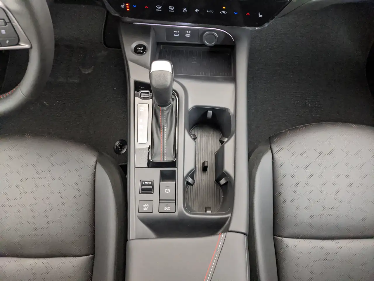 Nissan Sentra снимка Nissan Sentra