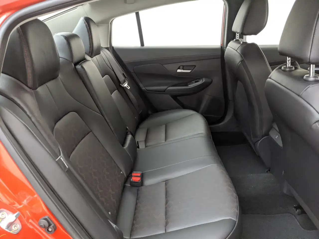 Nissan Sentra снимка Nissan Sentra