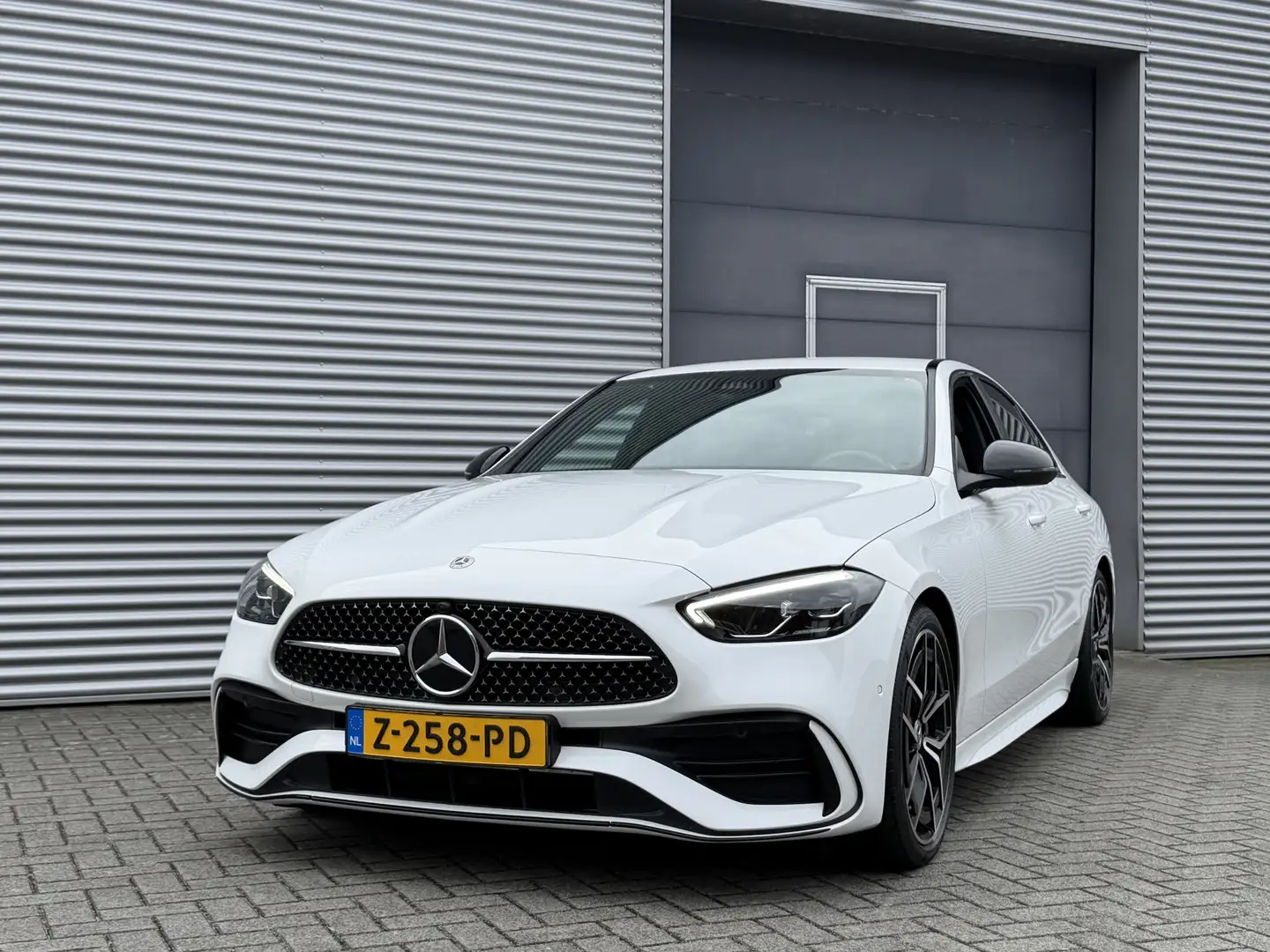 Mercedes-Benz C 180 AMG Line I Aut. I Carplay I Camera I Burmester Weiß - 2