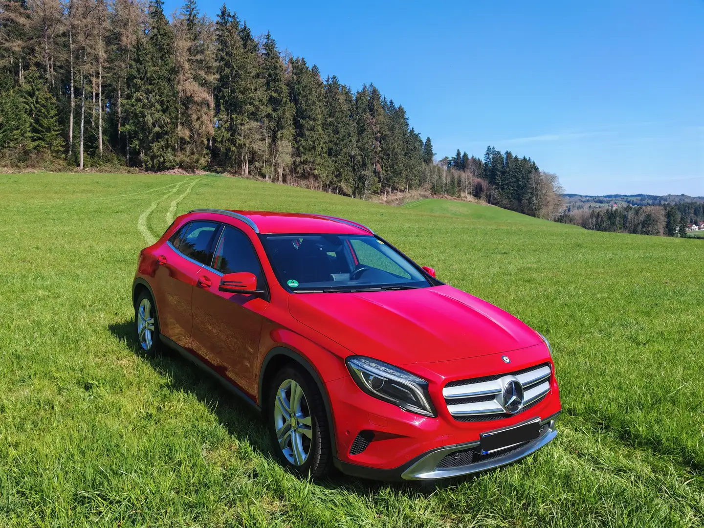 Mercedes-Benz GLA 180 GLA 180 7G-DCT Rojo - 1