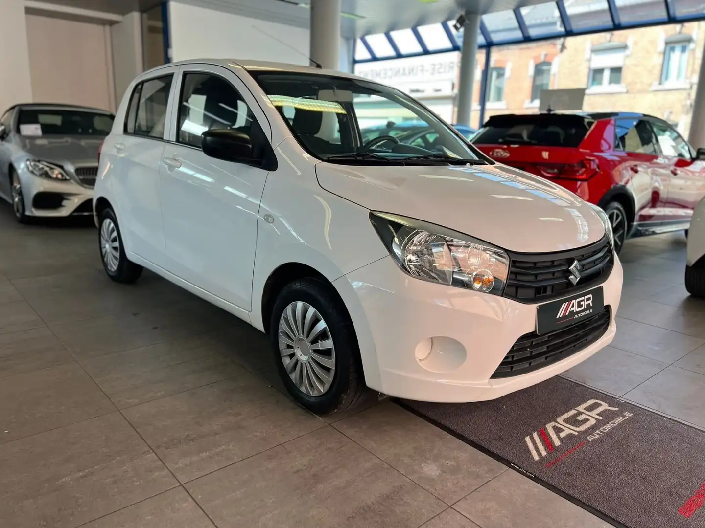 Suzuki Celerio 1 PROPRIÉTAIRE DIRECTEMENT DISPONIBLE Blanc - 1