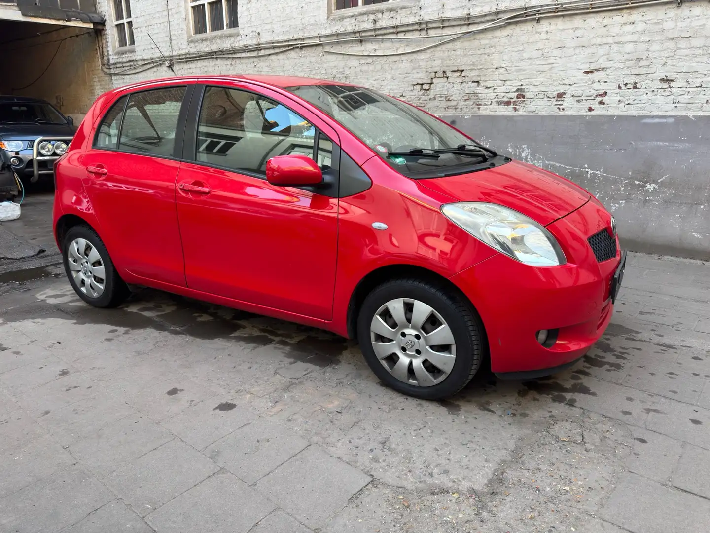 Toyota Yaris 1.0 VVT-i Team - 2