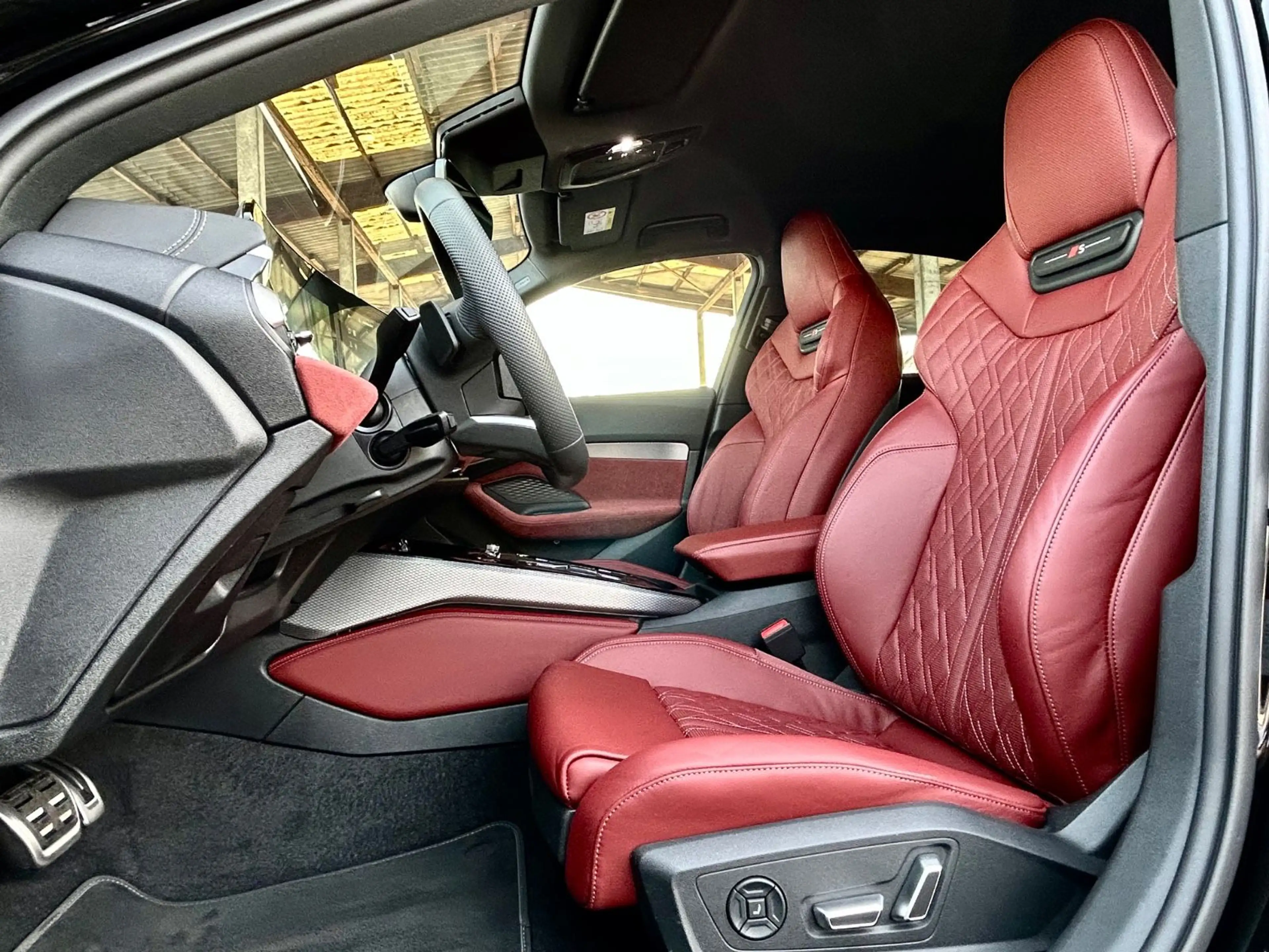Audi S5 3.0 TFSI quattro *RAUTE-LEDER ROT*1 A ZUSTAND — photo 2