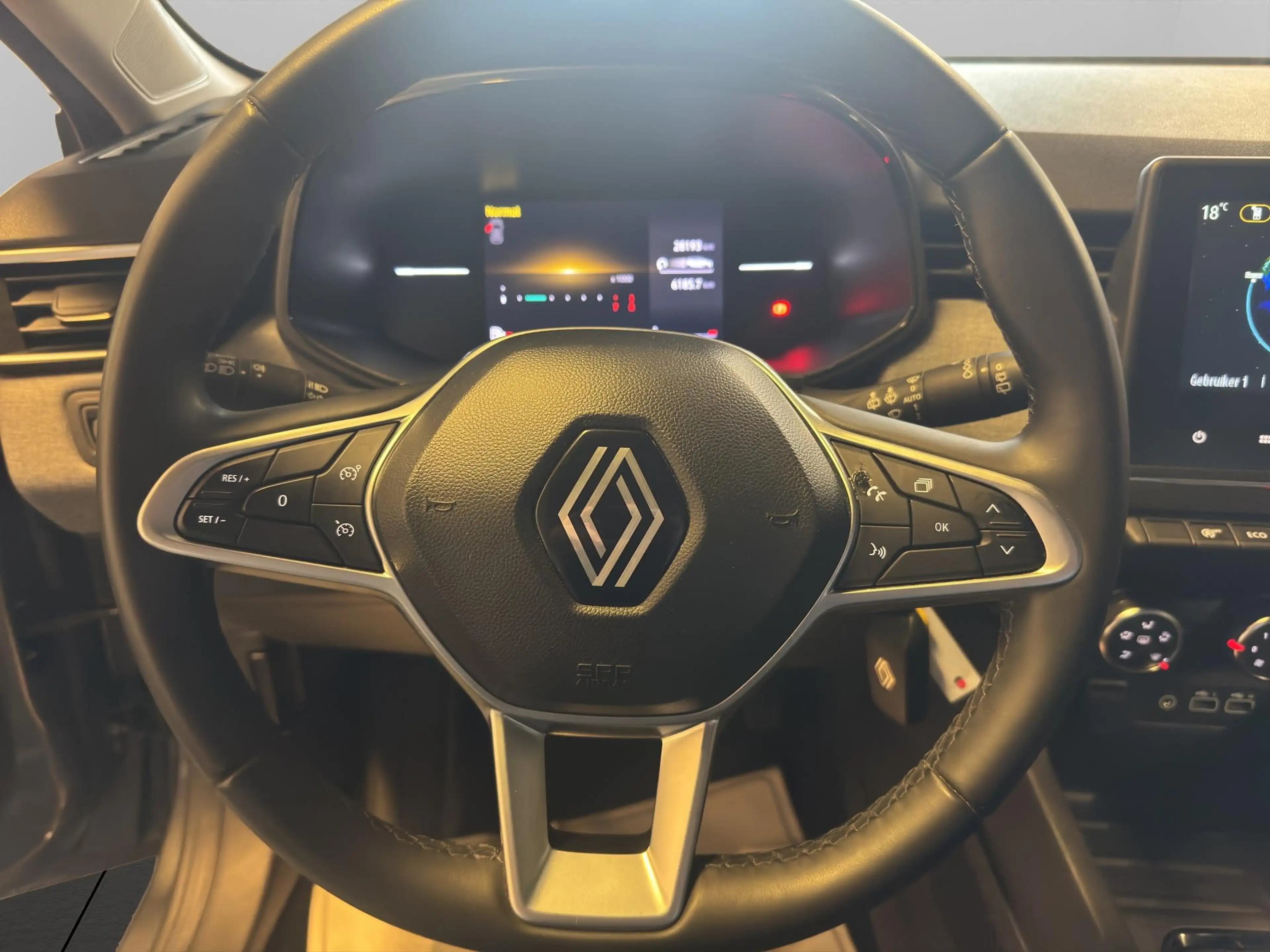 Renault Clio V Evolution TCe 90 — photo 9