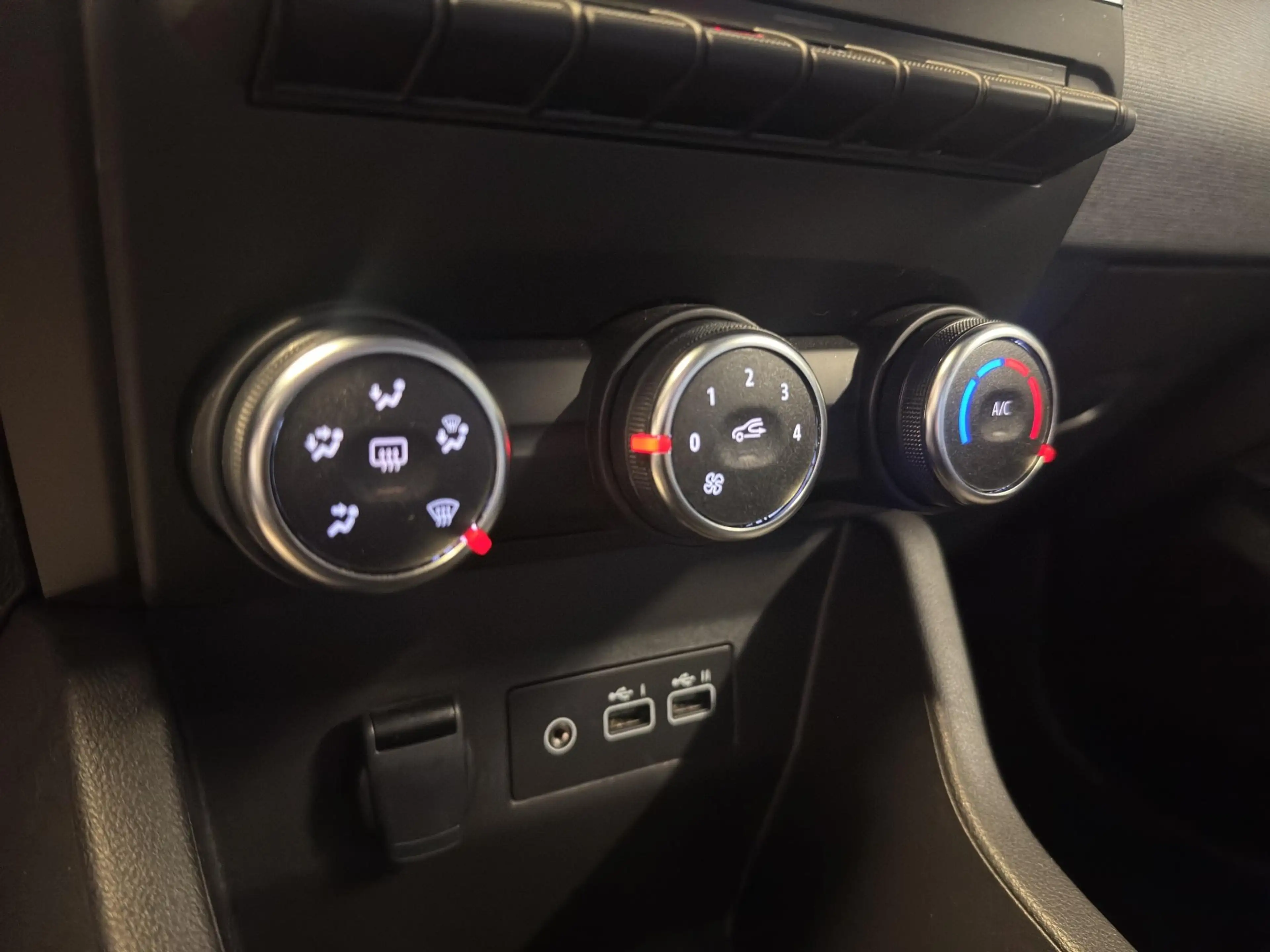 Renault Clio V Evolution TCe 90 — photo 12
