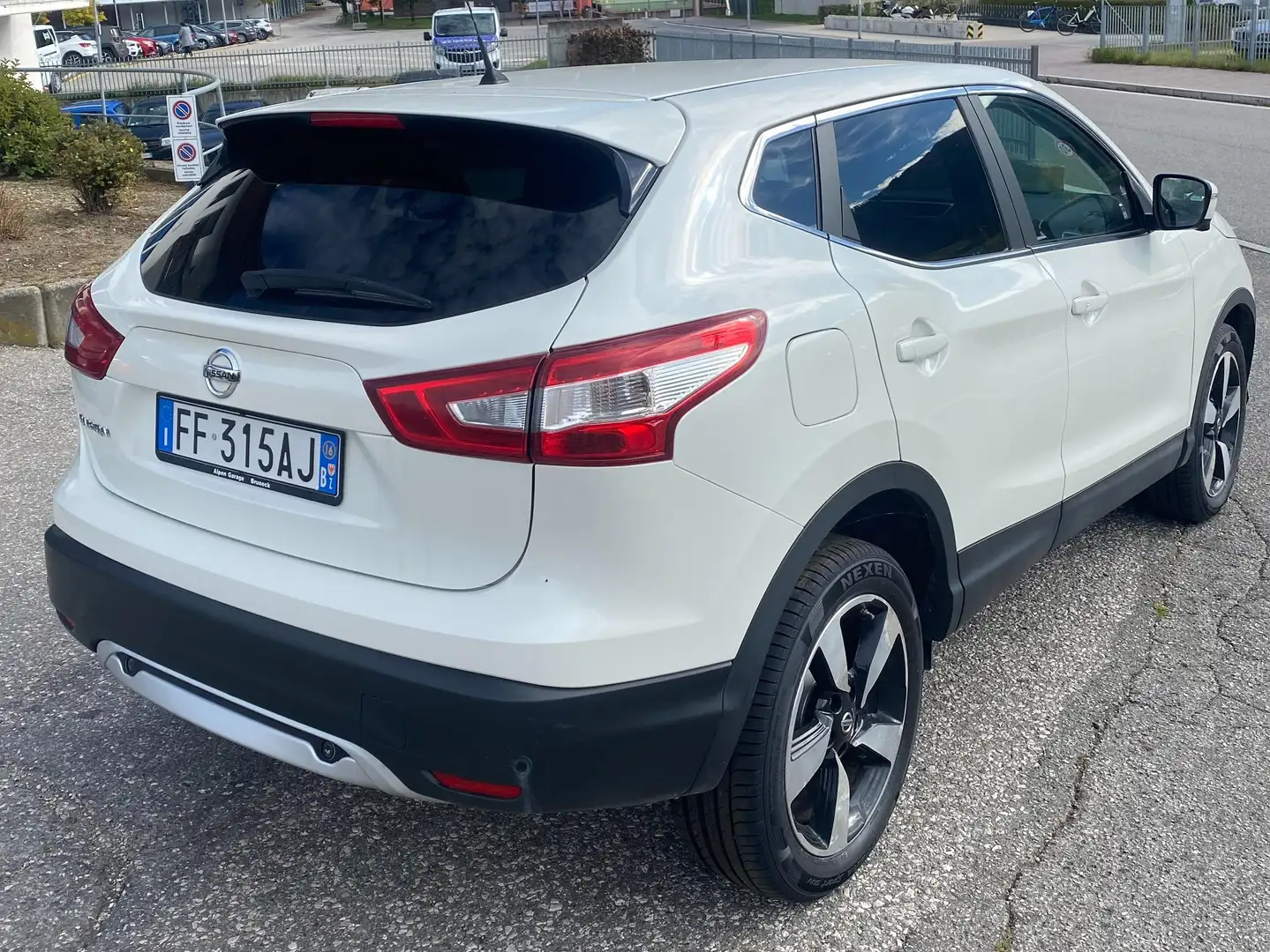 Nissan Qashqai Qashqai II 2014 1.6 dci Acenta 4wd 130cv E6 Wit - 2