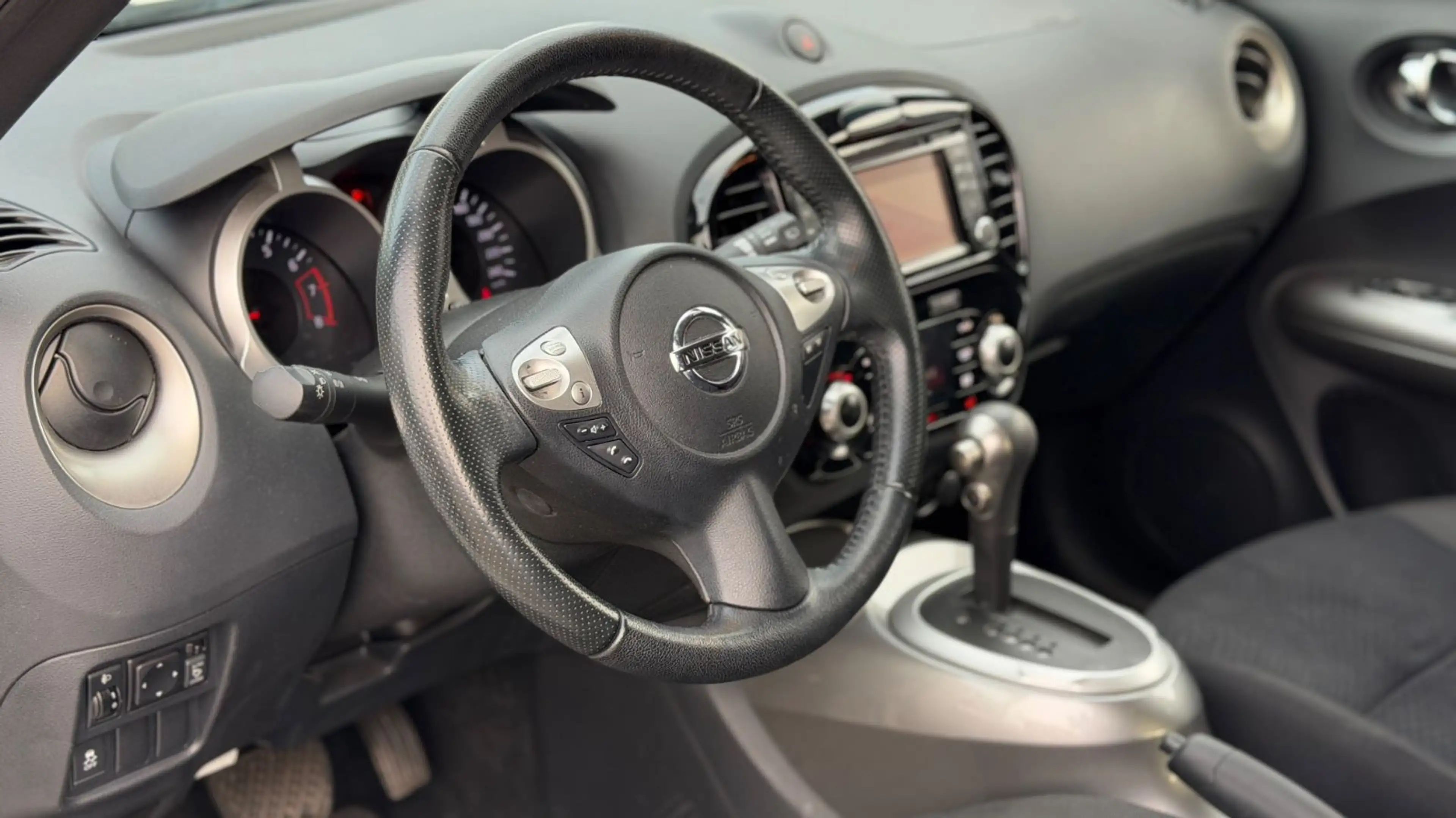 Nissan Juke 1.6 Tekna CVT — photo 14