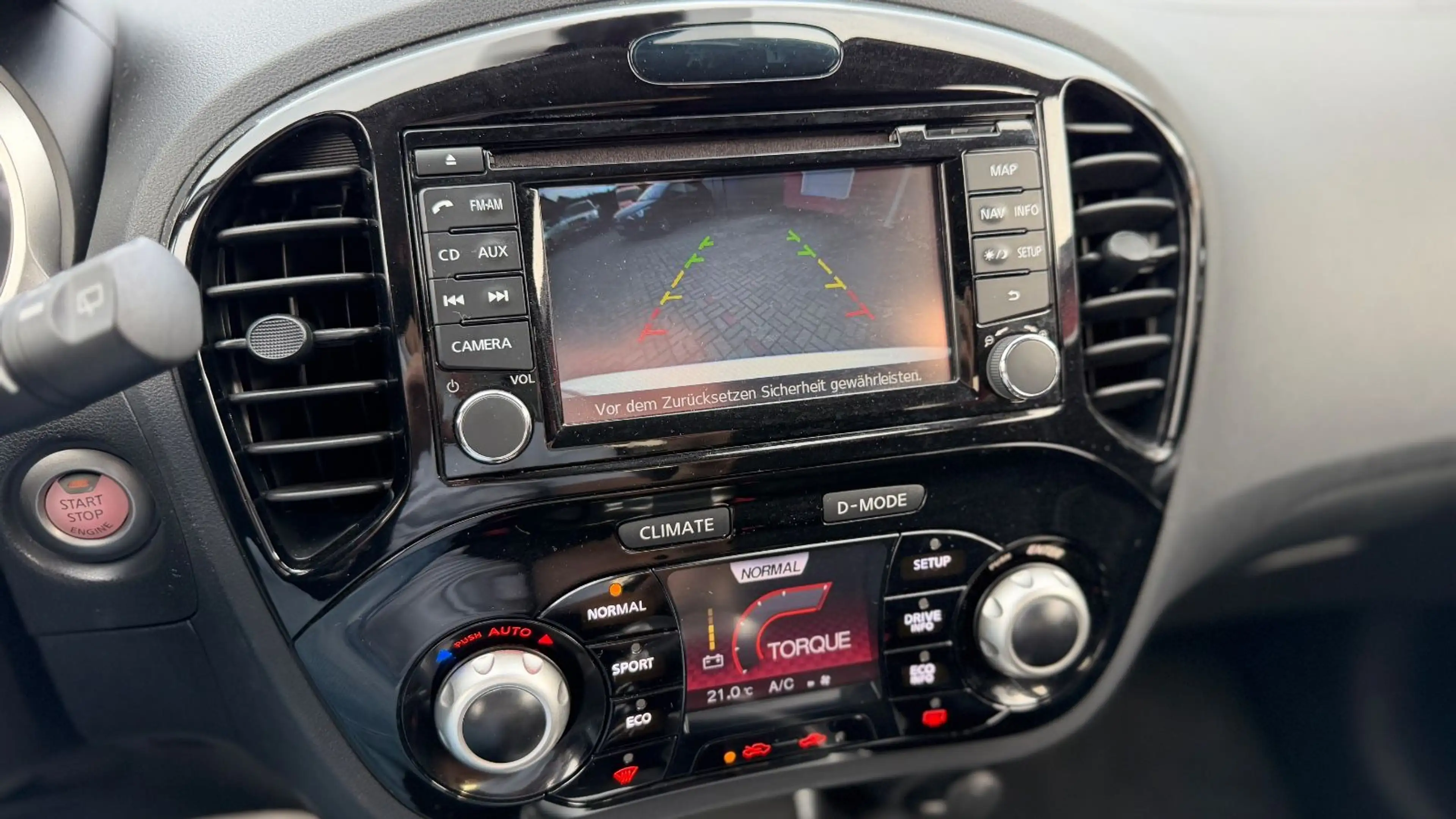 Nissan Juke 1.6 Tekna CVT — photo 12