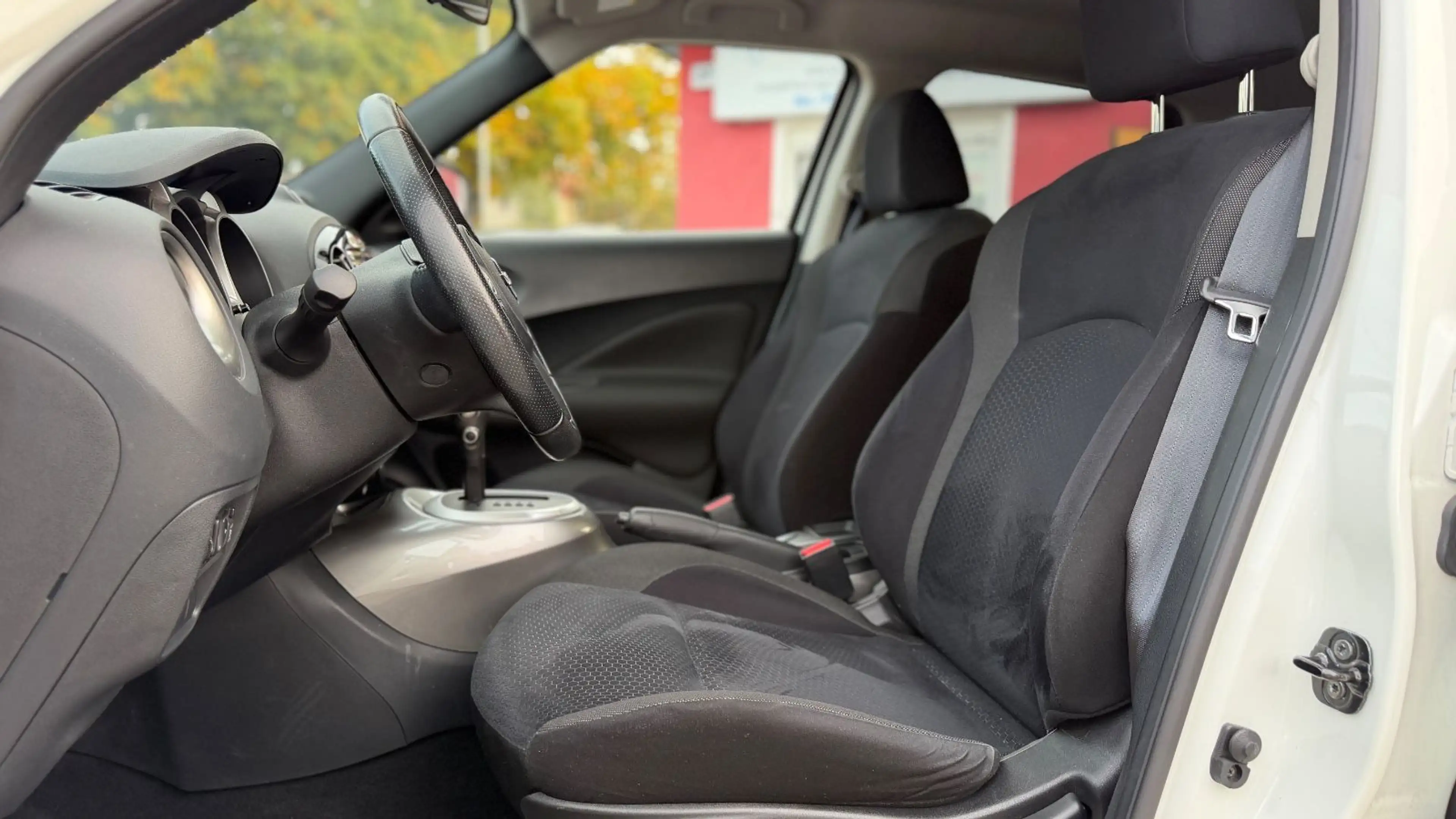 Nissan Juke 1.6 Tekna CVT — photo 13