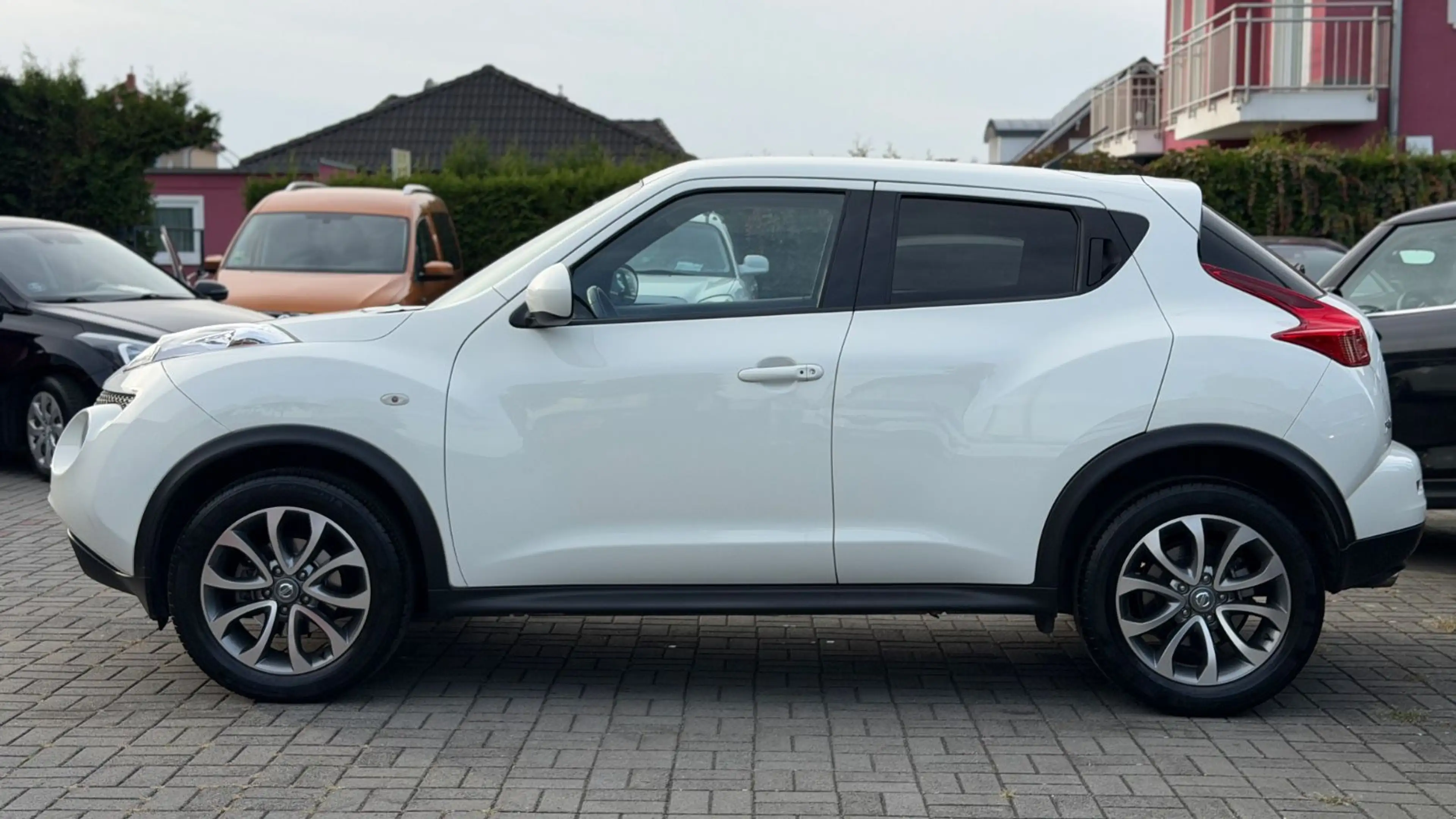 Nissan Juke 1.6 Tekna CVT — photo 3