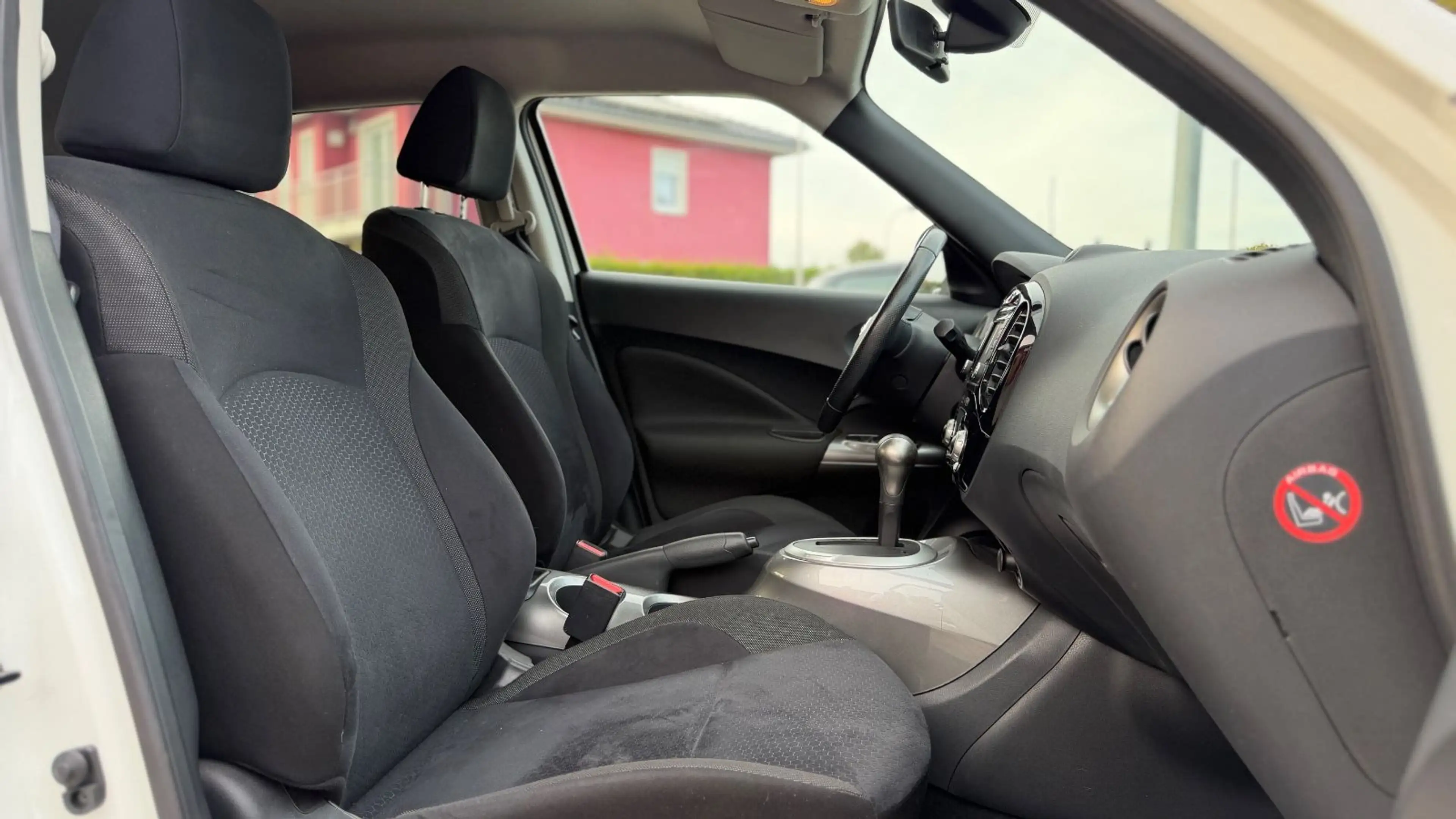 Nissan Juke 1.6 Tekna CVT — photo 15